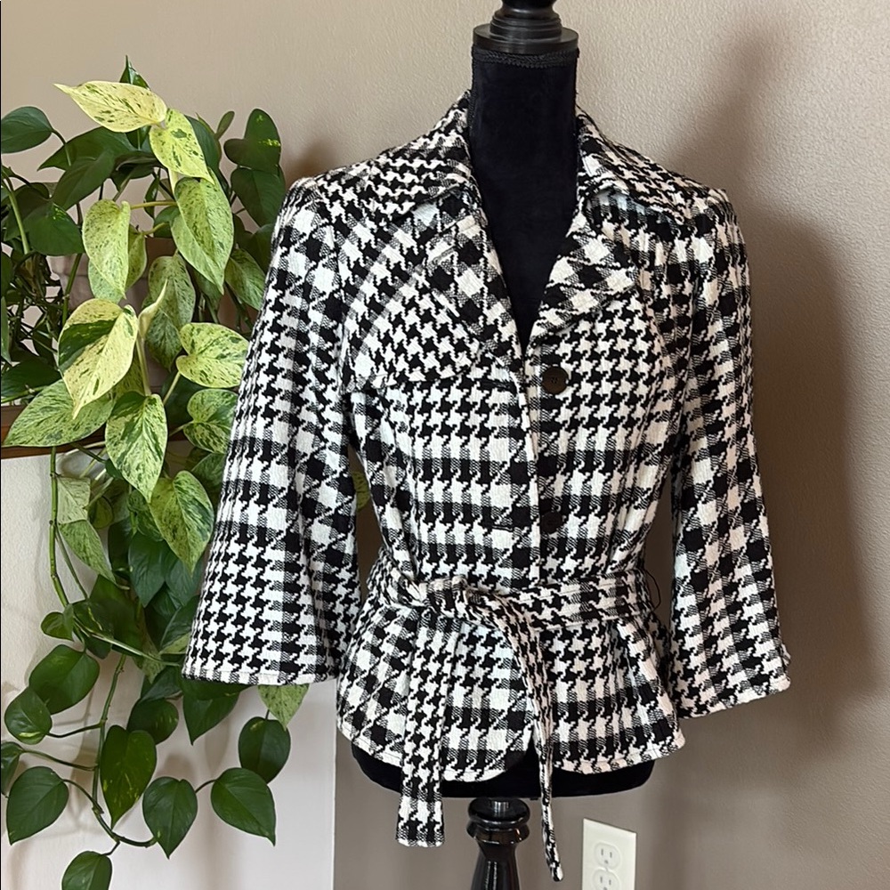 East 5th Black and White Houndstooth Blazer with Notched Lapel